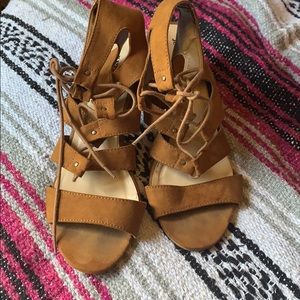 Brown Suede Tie up heels 👡